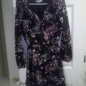 White House Black Market Size 2 black paisley dressS